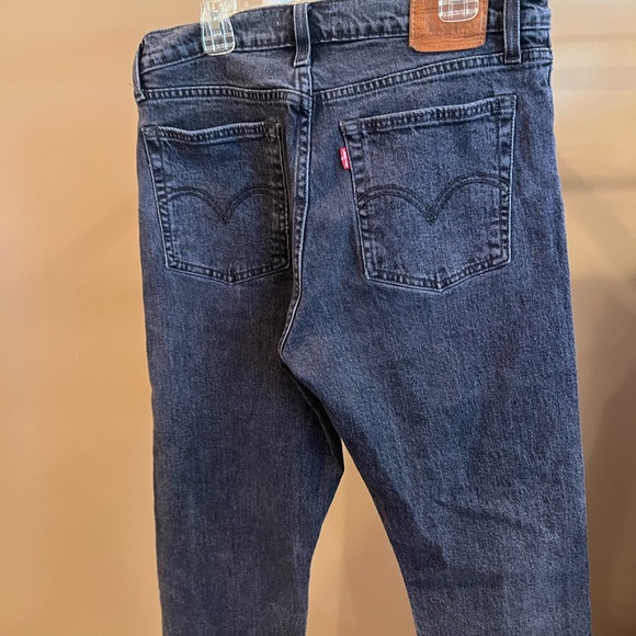 Dark washed wedgie straight Levi’s 30 inch waist - used but in great condition - Picture 5 of 6